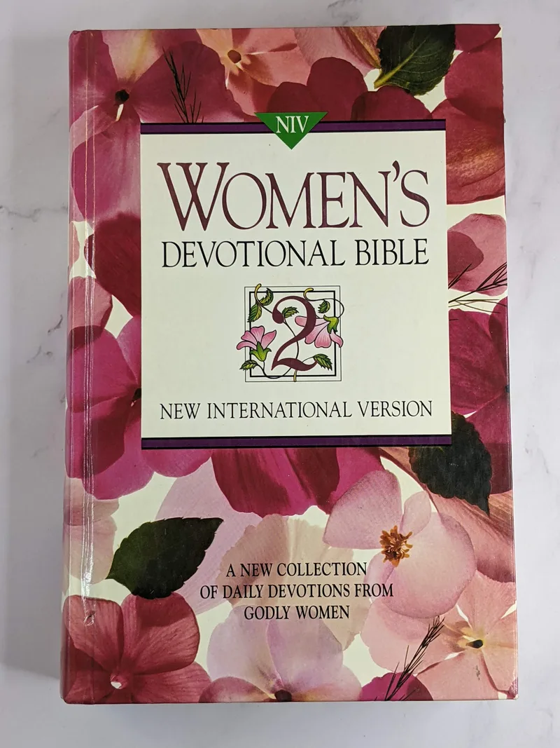Women's Devotional Bible 2 NIV (Used)